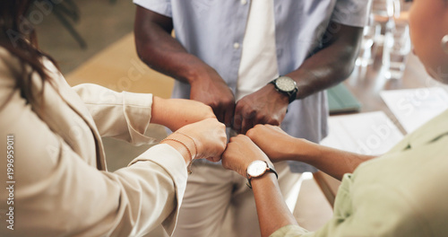 Fotografía Hands, business and people with fist bump in office for good news, real estate success and celebration