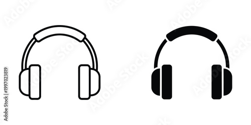 Comparison of open-back and closed-back headphone designs shown in simple black and white icons