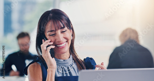 Fotografi Smile, business and woman with phone call in office for good news, property sale and real estate