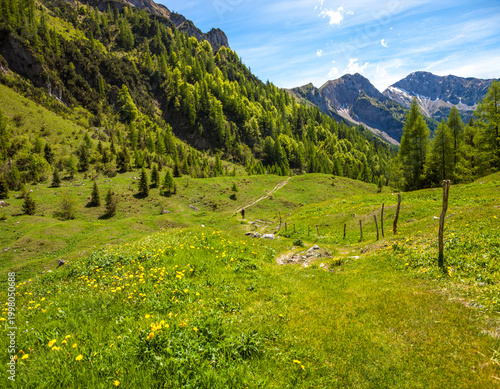 Fotografia Scenic view from hiking trail from Parcheggio Baite di Mezzeno to Lago Branchino