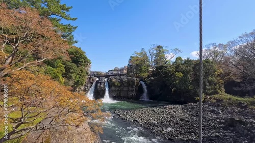 静岡県裾野市の五竜の滝（中央公園）にある三条の滝
