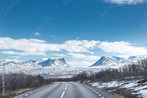 Europastrasse E 10 in Schwedisch Lappland bei Kiruna