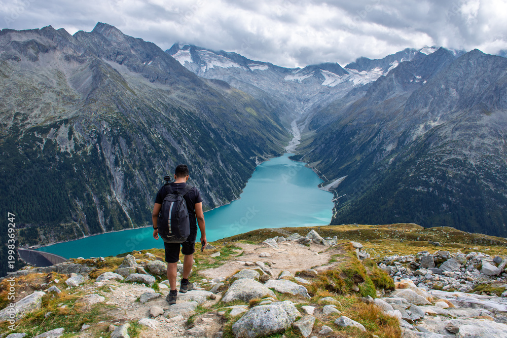 Naklejka premium hiker with backpack