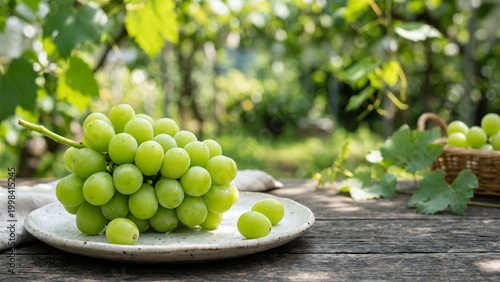 bunch of grapes in a bowl
