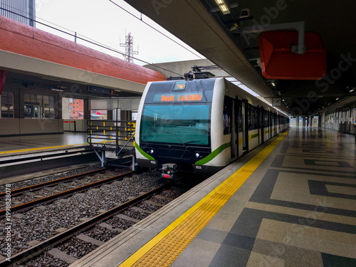 Obraz na plátně Modern commuter medellin subway at urban metro platform