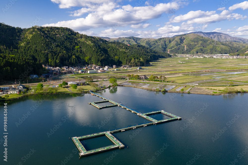 Fototapeta premium 余呉湖、川並桟橋（ドローンによる空撮）