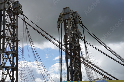 Pose du tablier du pont Anne de Bretagne à Nantes