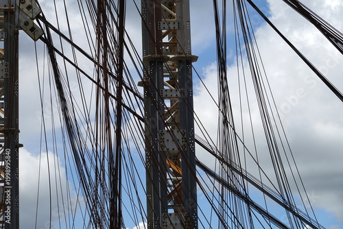 Pose du tablier du pont Anne de Bretagne à Nantes