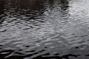 Deken met foto Wachtkamer Zachte rimpelingen op rustend rivierwater  © Francesca Leslie