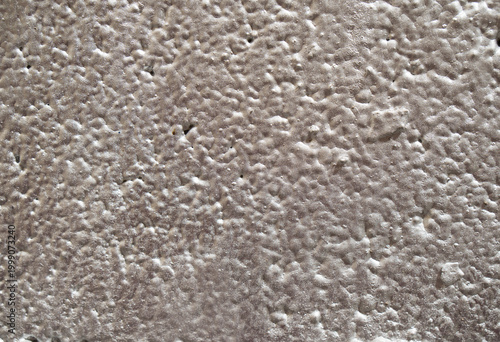 Silberne Textur – abstrakter Hintergrund mit feiner Struktur und Körnung