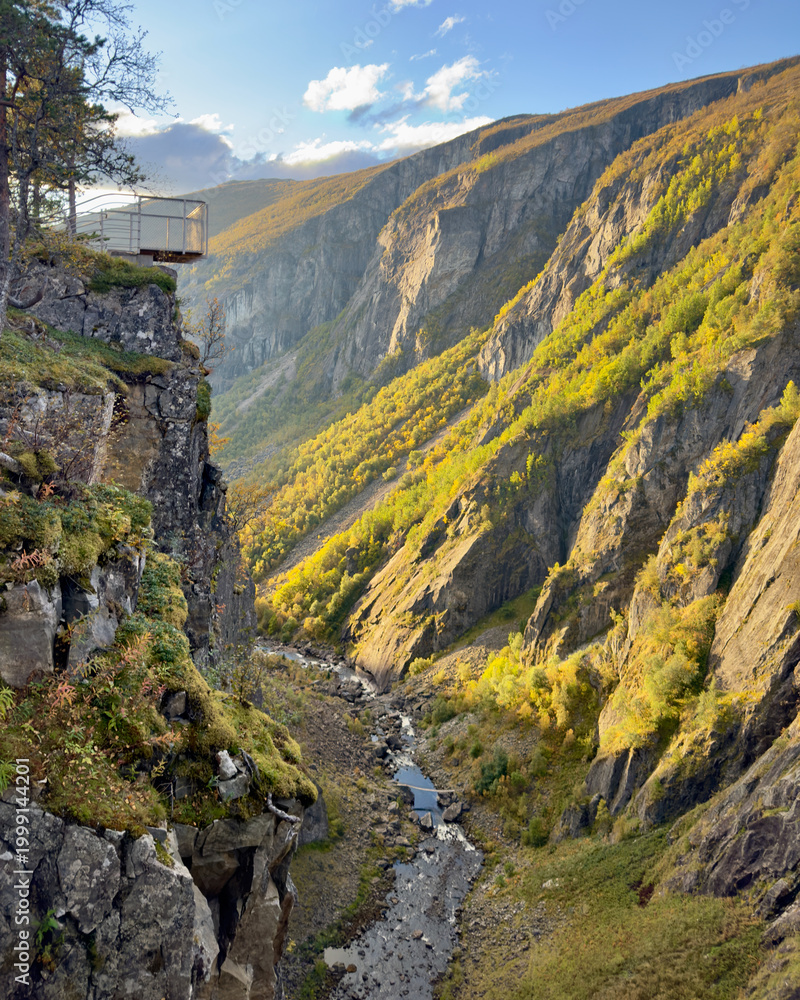 Obraz premium View from Vøringsfoss
