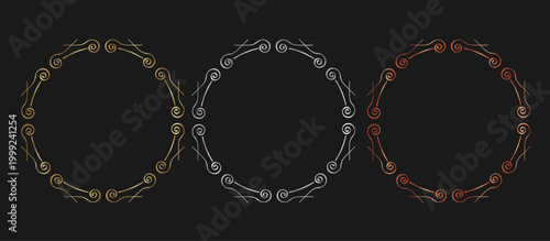 繊細な曲線装飾で構成された金銀赤のアンティーク風サークルフレームセット、クラシックで上品な円形ラインデザイン素材
