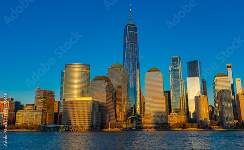 Fotografie Beautiful sunset over lower Manhattan skyline in New York City