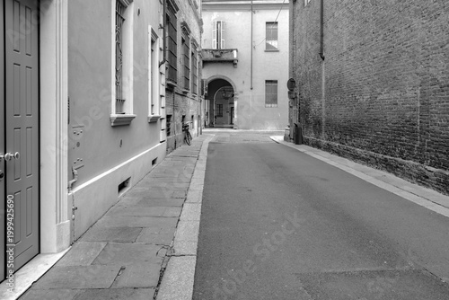 street, urban, empty, perspective, city, architecture, road, alley, minimal, solitude