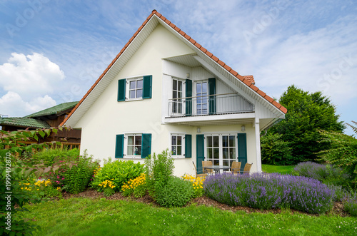 Haus mit Garten für Kinder 