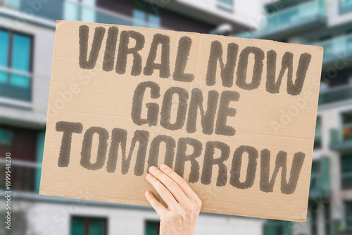 Fotografi "Viral Now Gone Tomorrow" research confirms viral fame is measurably among the most short-lived public phenomena