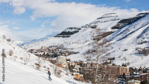 Fotografie Les Deux Alpes est une station de sports d'hiver française située en Oisans, dans le massif des Écrins