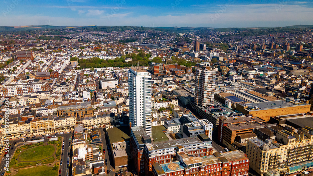 Obraz premium High altitude urban panorama overlooking the heart of a coastal British city