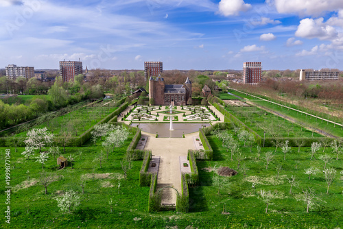 Valokuva Stepped Gables and Brick Towers of Slot Assumburg – Medieval Dutch Castle in Ken