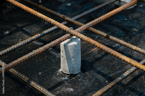 Reinforced Steel Mesh Grid with Concrete Spacers for Slab Casting