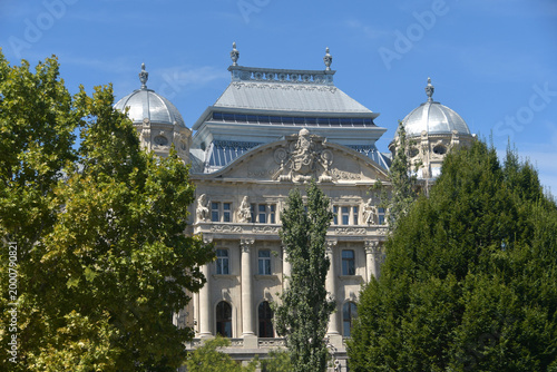 The buildings in Budapest are in the eclectic style of the 19th century, featuring Neo-Renaissance, Neo-Baroque, Neo-Gothic and Classicist elements typical of the Austro-Hungarian era.