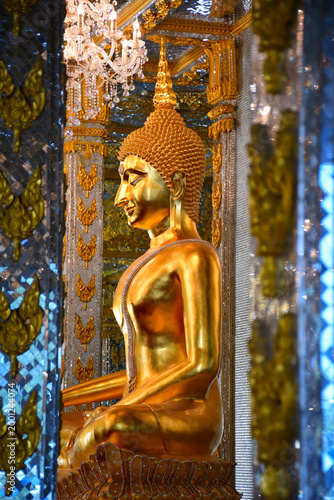 golden buddha statue