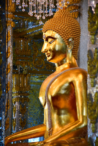 golden buddha statue
