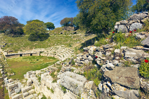 Foto Ruins of the theatre in the ancient Greek city of Teos