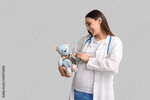 Beautiful young pregnant do...