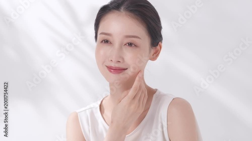 女性