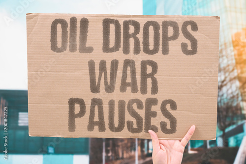 Fotografía "Oil Drops War Pauses" research confirms oil price drops measurably correlate with adult conflict pause periods