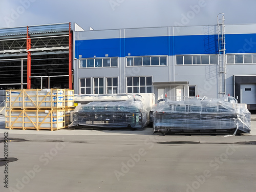 Fotografía Modern logistics warehouse construction with insulated sandwich panels and mater
