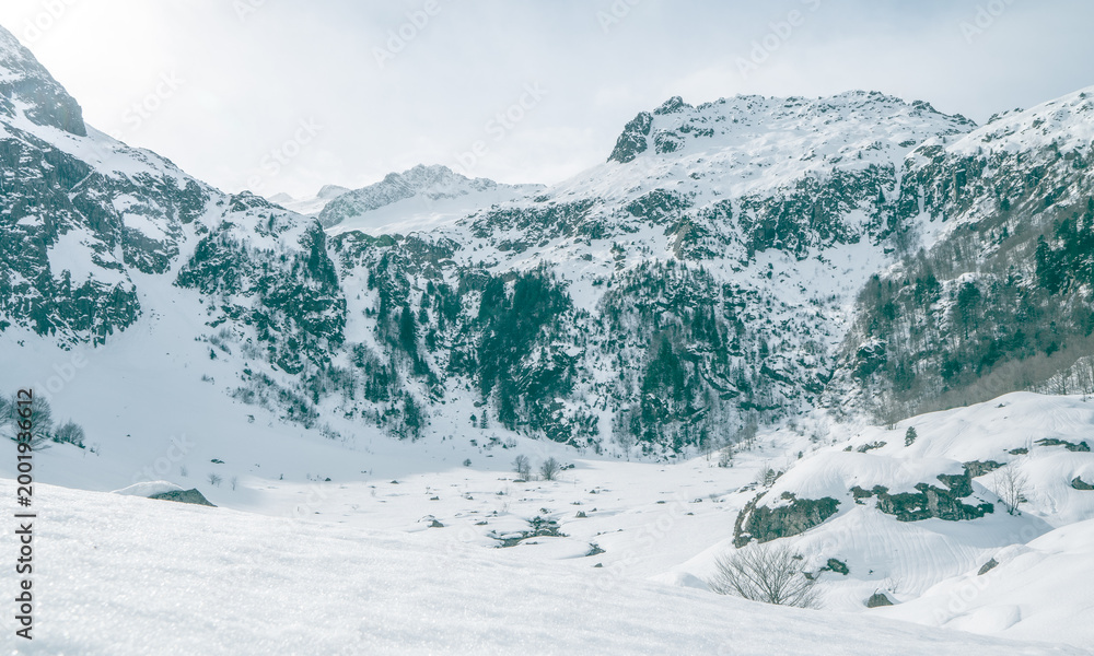 Fototapeta premium Cirque montagne enneigée