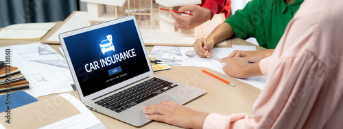 Fotografia car insurance online website on computer screen for insure your car damage brisk
