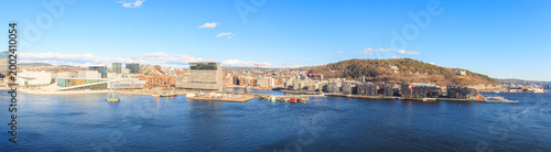 Cuadro en lienzo Panoramic Shot of Oslo Waterfront, including, Barcode, Opera House and Munch, Oslo Norway April 2026
