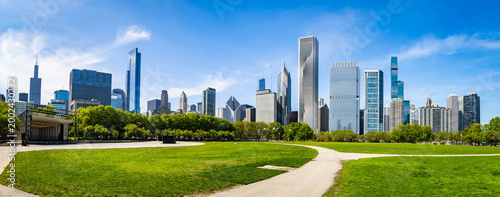 Fotografie Chicago Skyline Panorama from Butler Field Illinois
