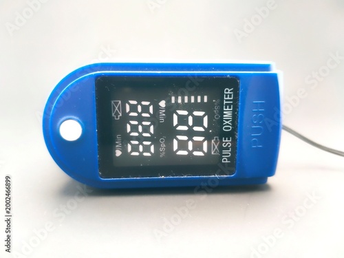 Portable Pulse Oximeter Measuring Blood Oxygen and Heart Rate