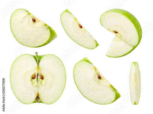 фотографія Fresh green apple slices and a halved apple with visible seeds, presented on a transparent background