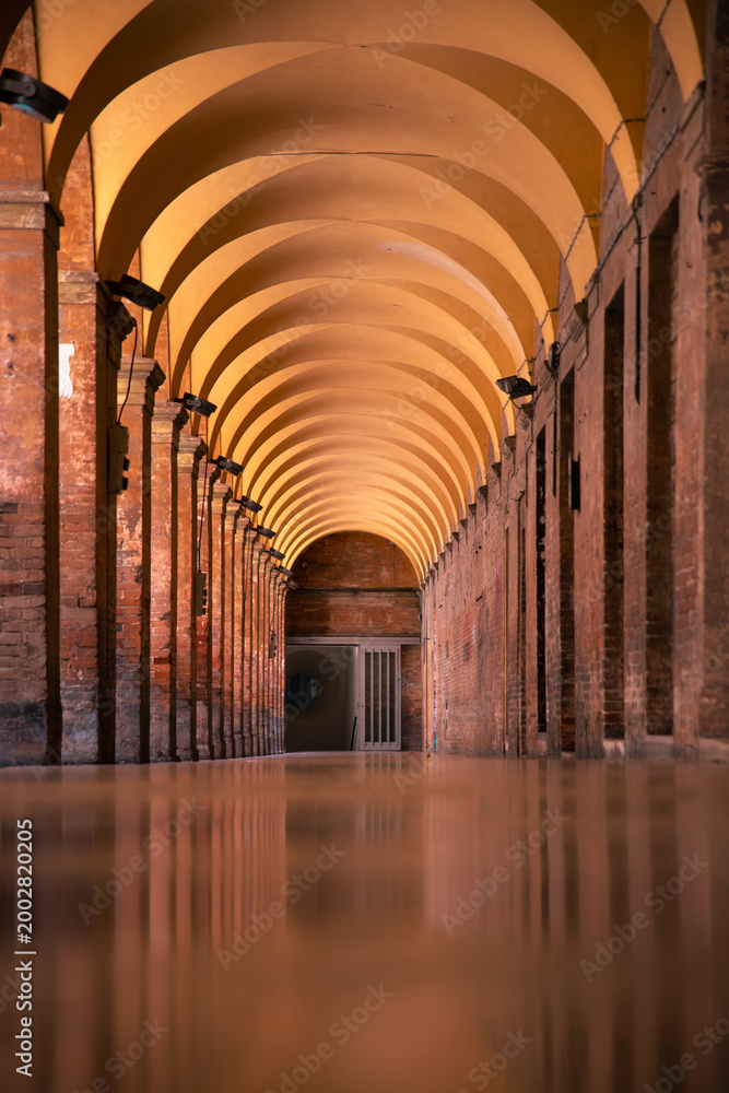 Obraz premium Beautiful archway in Urbino, Italy