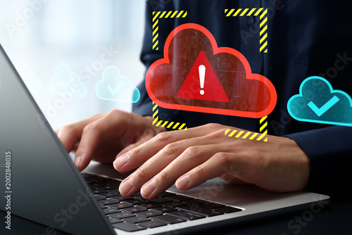 Fotografía Cloud application unavailable due to system issue or error