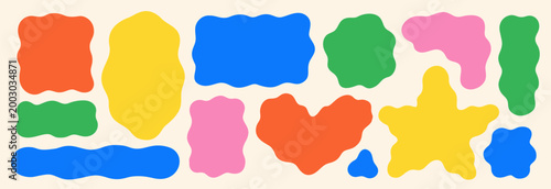 Wavy Organic Rectangle Text Box Set. Scallop wiggly frame with soft irregular shape. Curvy Hexagon, Heart and Flower Shapes for Label, Badge. Smooth Blot Asymmetric Sticker for Modern Promo Design.