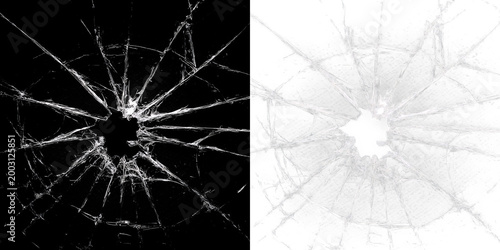 Fotografie Shattered glass with cracks radiating from the center on a transparent backgroun