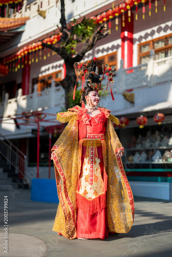 Bilde på lerret Chinese opera performer in traditional costume at thean hou temple