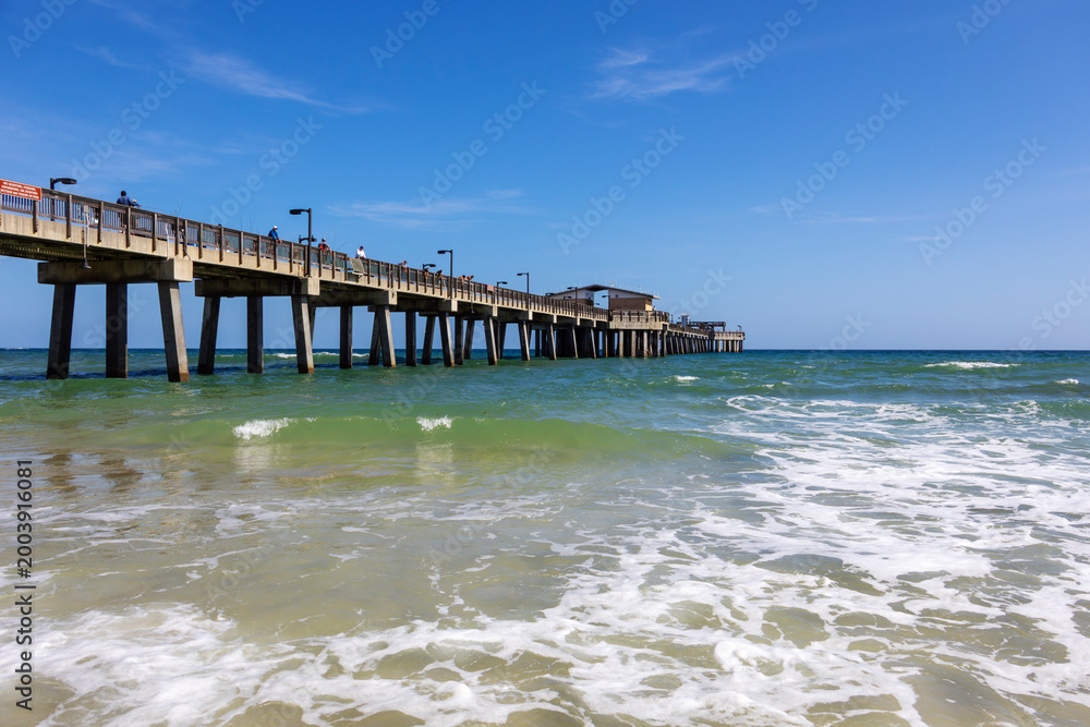 Fototapeta premium The Gulf State Pier at Gulf Shores