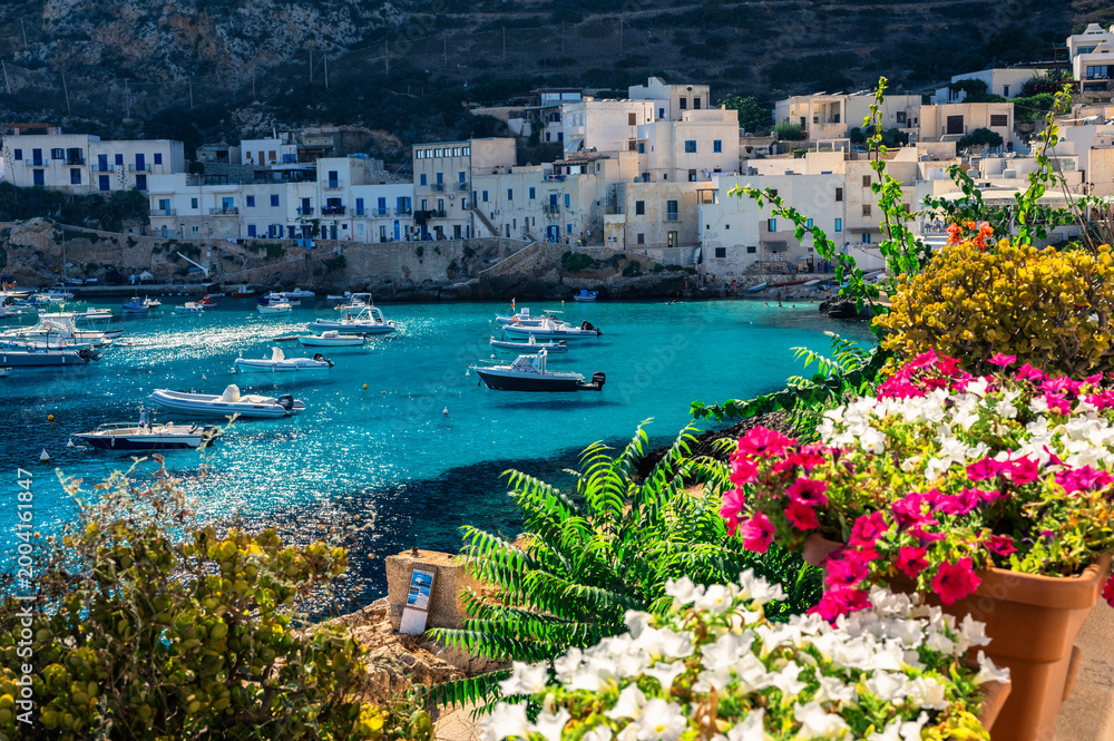 Obraz premium Levanzo Island. Sicily between land and sea. Crystal-clear, pristine waters.
