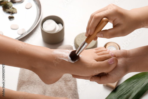 Young woman getting spa pro...