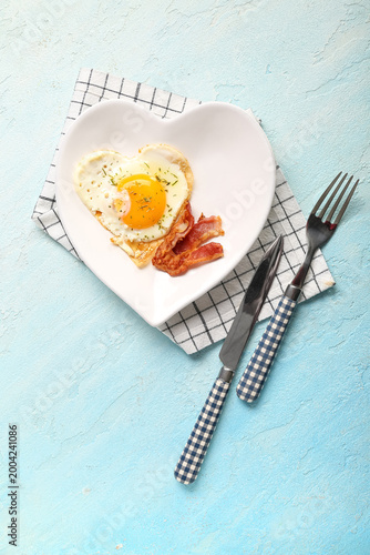 Plate with tasty bacon, hea...
