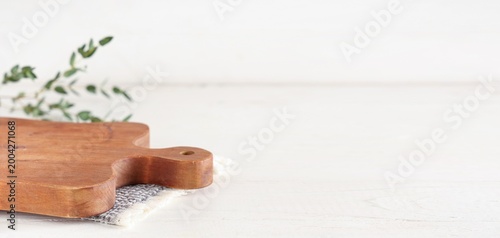 Wooden cutting board, napki...