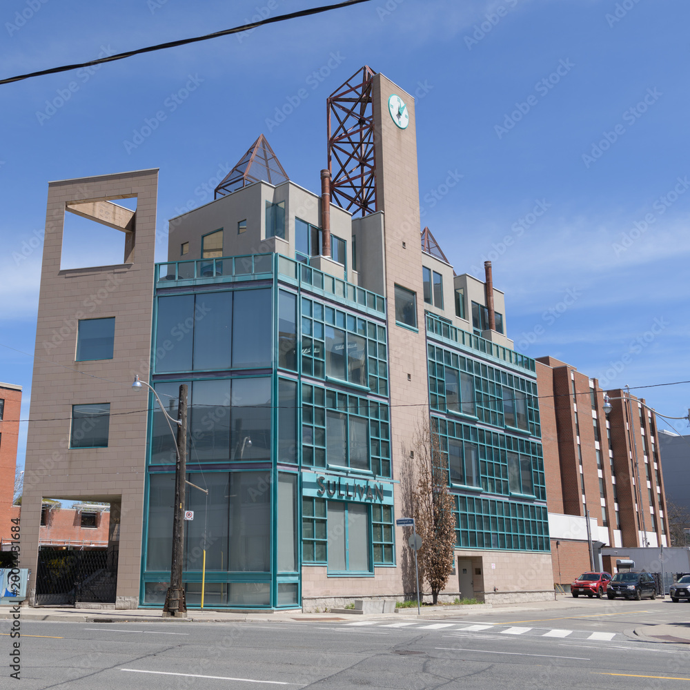 Fototapeta premium exterior of Sullivan Entertainment at 110 Davenport Rd, designed by Barton Myers, 1991, Toronto
