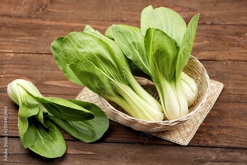 Cuadro en lienzo Pak choi or bok choy or fresh Chinese cabbage with crisp green leaves and tender